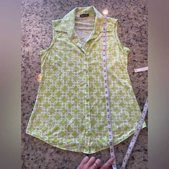 New David Cline, Geo patterned button up top with snaps size small - Picture 3 of 4